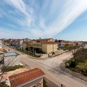 Cozy With Private Parking , Medolino Croazia